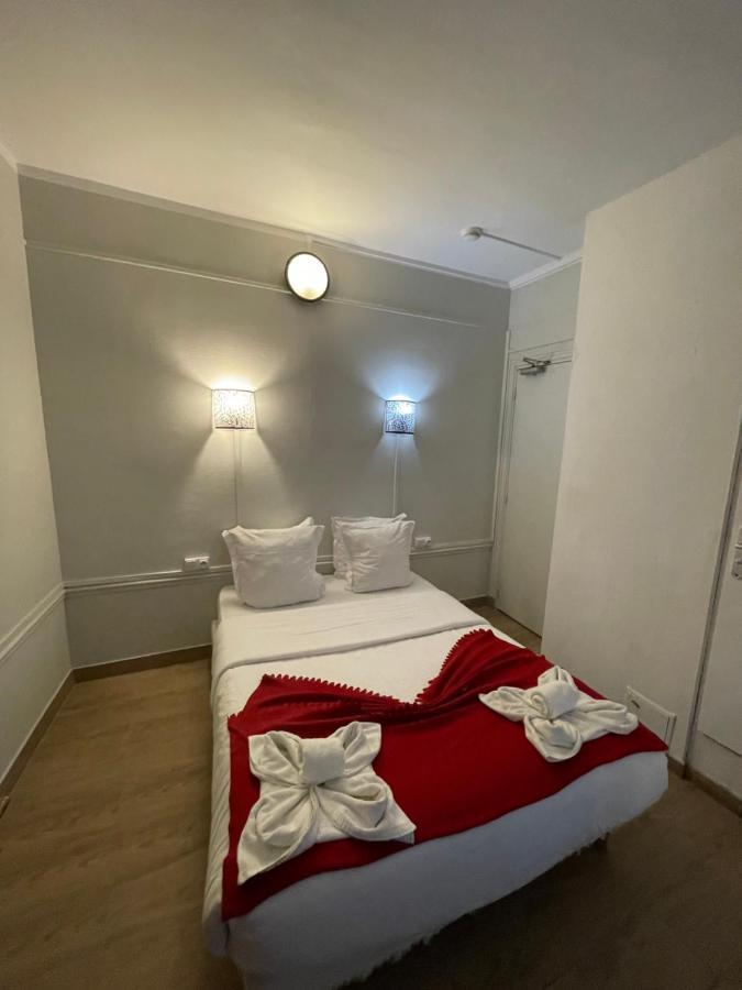 Hotel Central Saint-Denis  Dış mekan fotoğraf